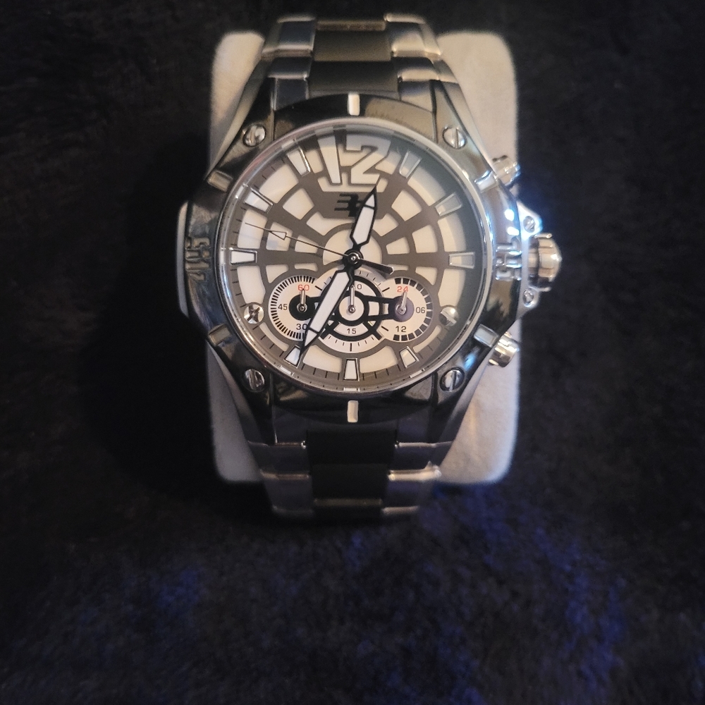 32 degrees frostbite quarts chronograph 🥶 Rare peice 46mm case